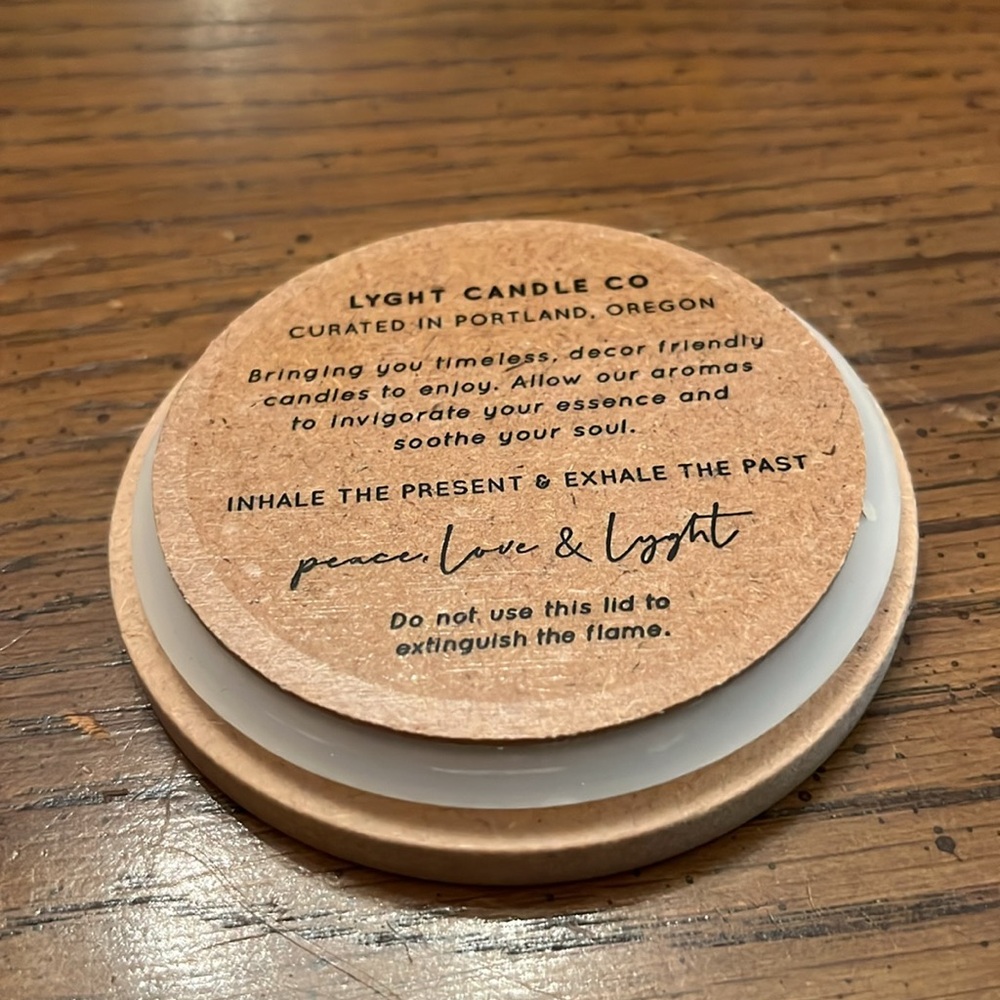 Lyght Candle Co. Stay Free Little Bee candle, NWOT - Picture 9 of 12